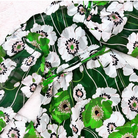 ASTR the Label Gorgeous Green & White Floral Long Sleeve Wrap Tie Blouse Top XS - Picture 9 of 12